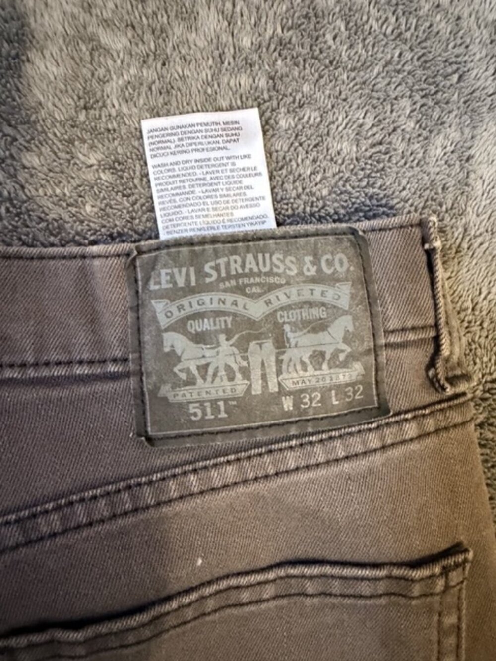 Levi's 511 Slim Jeans Mens 32x32 Light Wash Distressed Ripped Denim